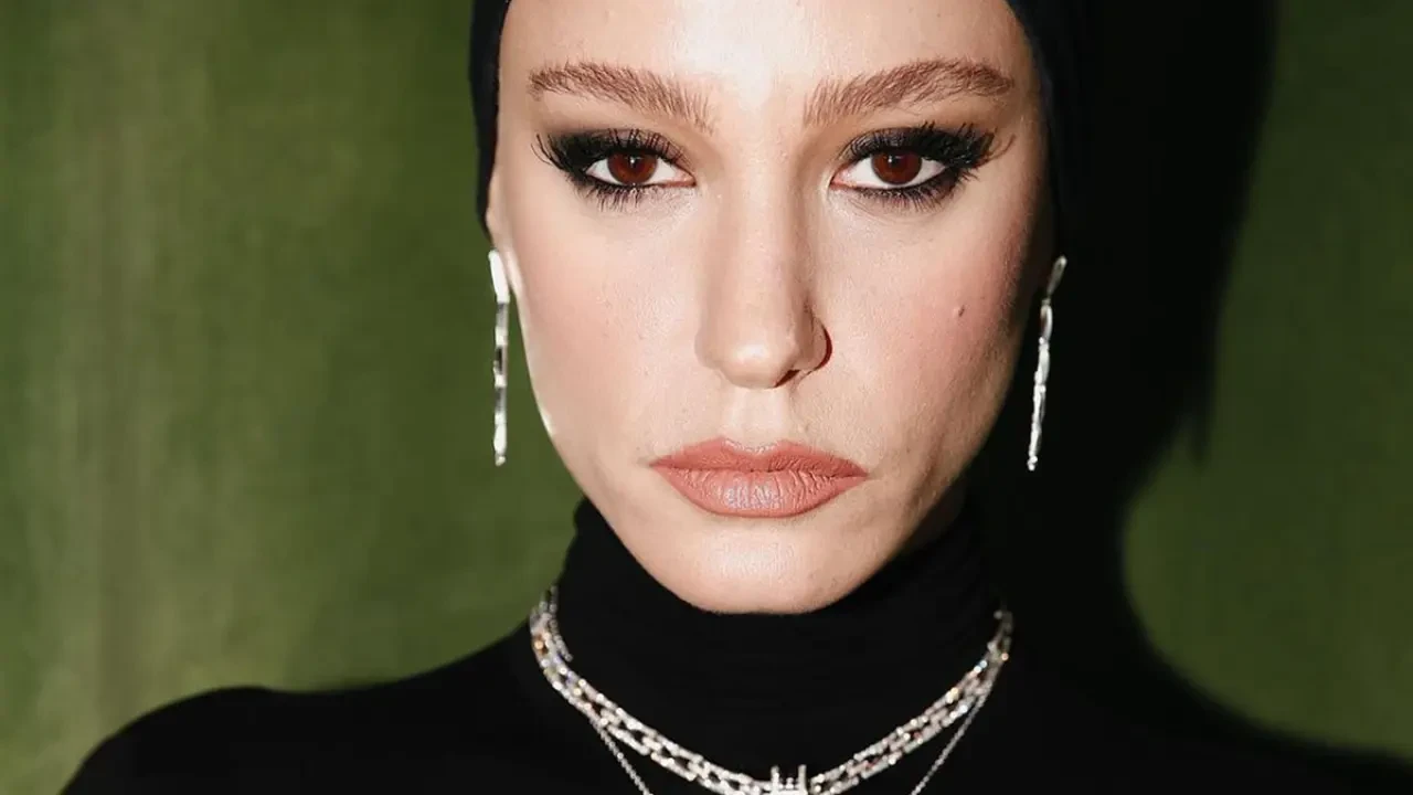 Serenay Sarıkaya, Yepyeni İmaja Büründü!