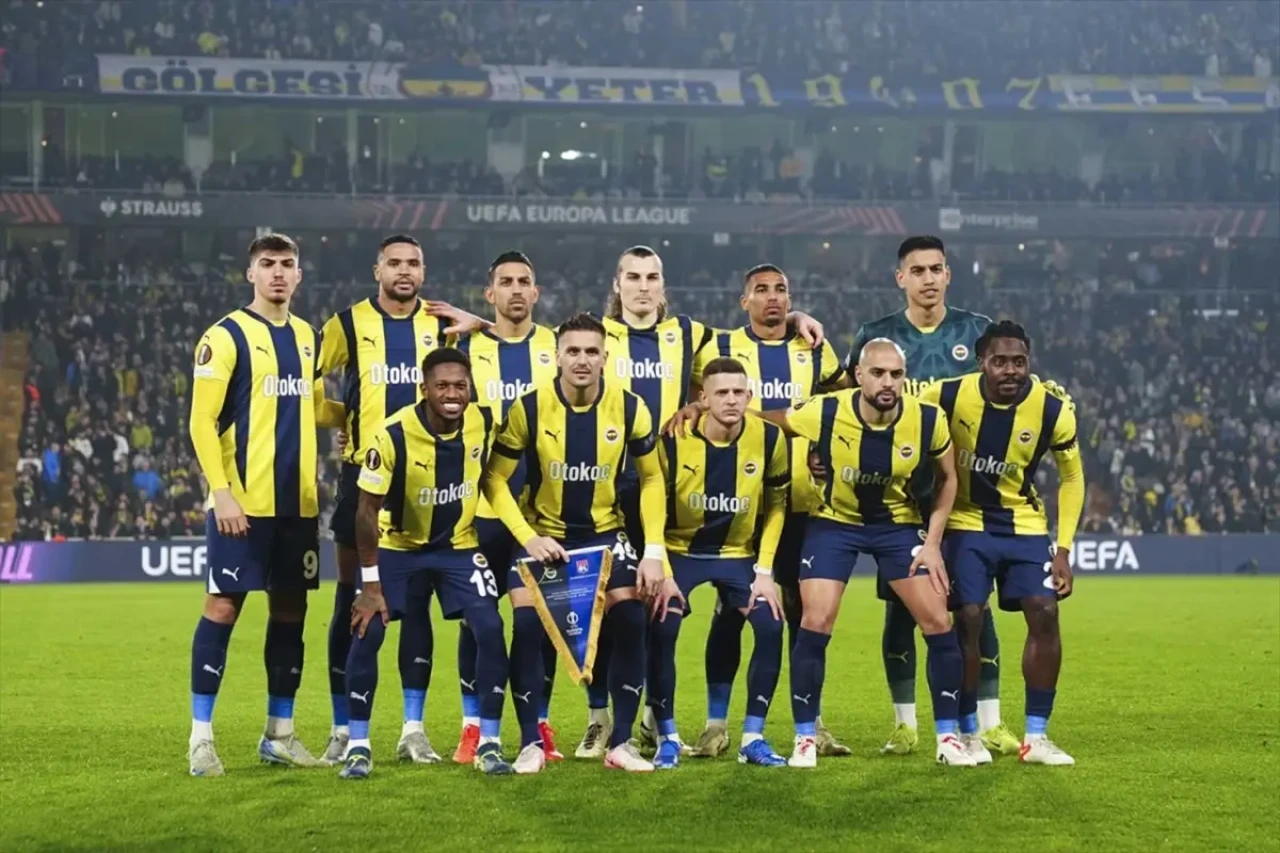 Fenerbahçe'nin İki Yıldızı Birden Kötü Haber İle Sarsıldı!