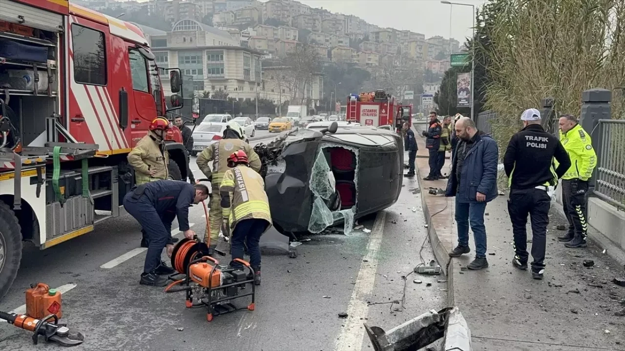 İstanbul Kağıthane'de Meydana Gelen Trafik Kazasında Yaralılar Var!