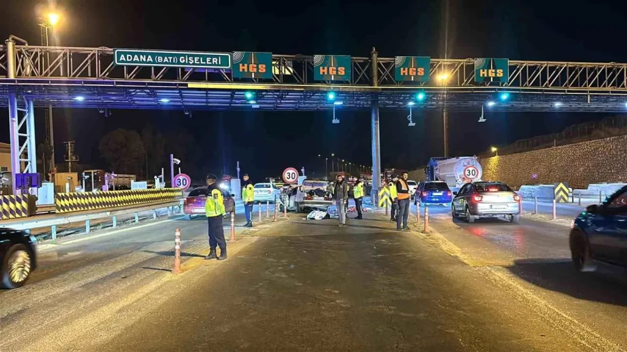 Mersin'de Otoyol Kazası: Salih Güner ve Bozan Altuntaş Öldü , 5 Yaralı