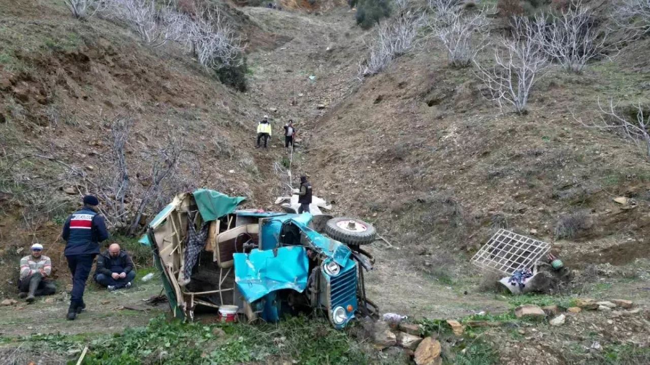 Zeytin Toplayıcılarını Taşıyan Cip Kaza Yaptı Ölü Ve Yaralılar Var!