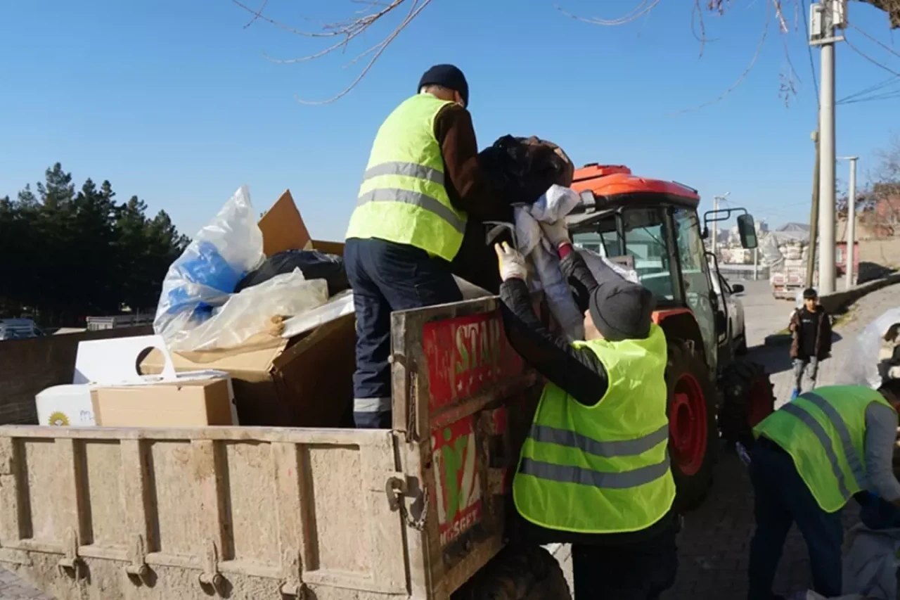 Siirt’te kötü koku paniği! Ekipler eve girince şoke oldu