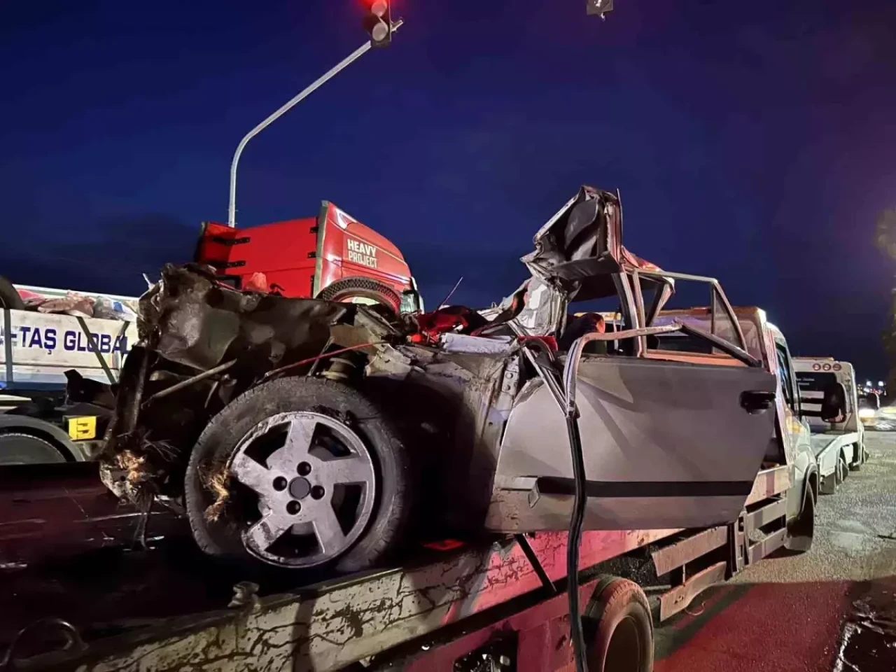 Mersin'de Korkunç Trafik Kazası:Genç Sürücü Oktay Zeki Gül Öldü!