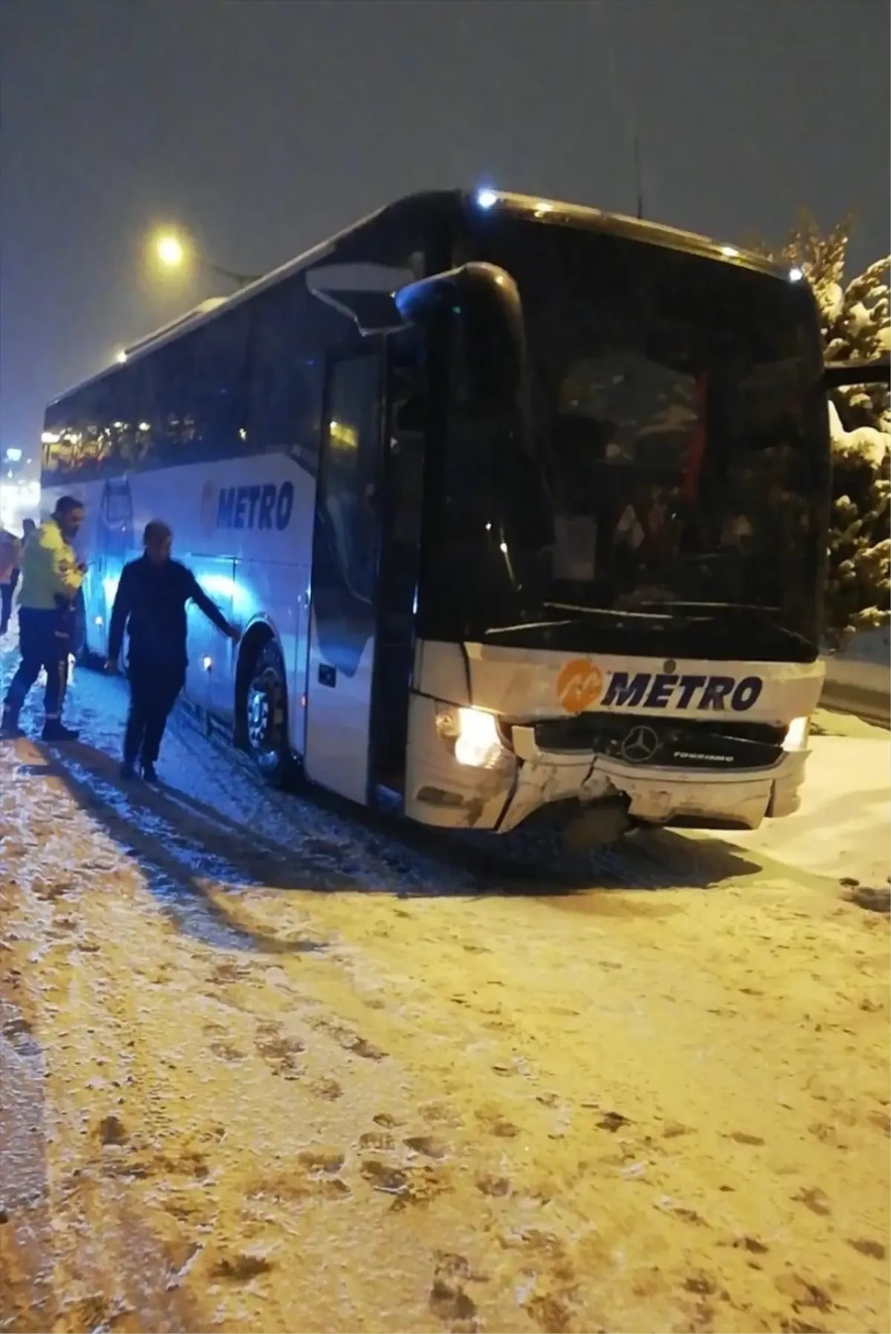 Nevşehir'de Otobüs İle Otomobil Şaşırtıcı Bir Şekilde Kaza Yaptı!