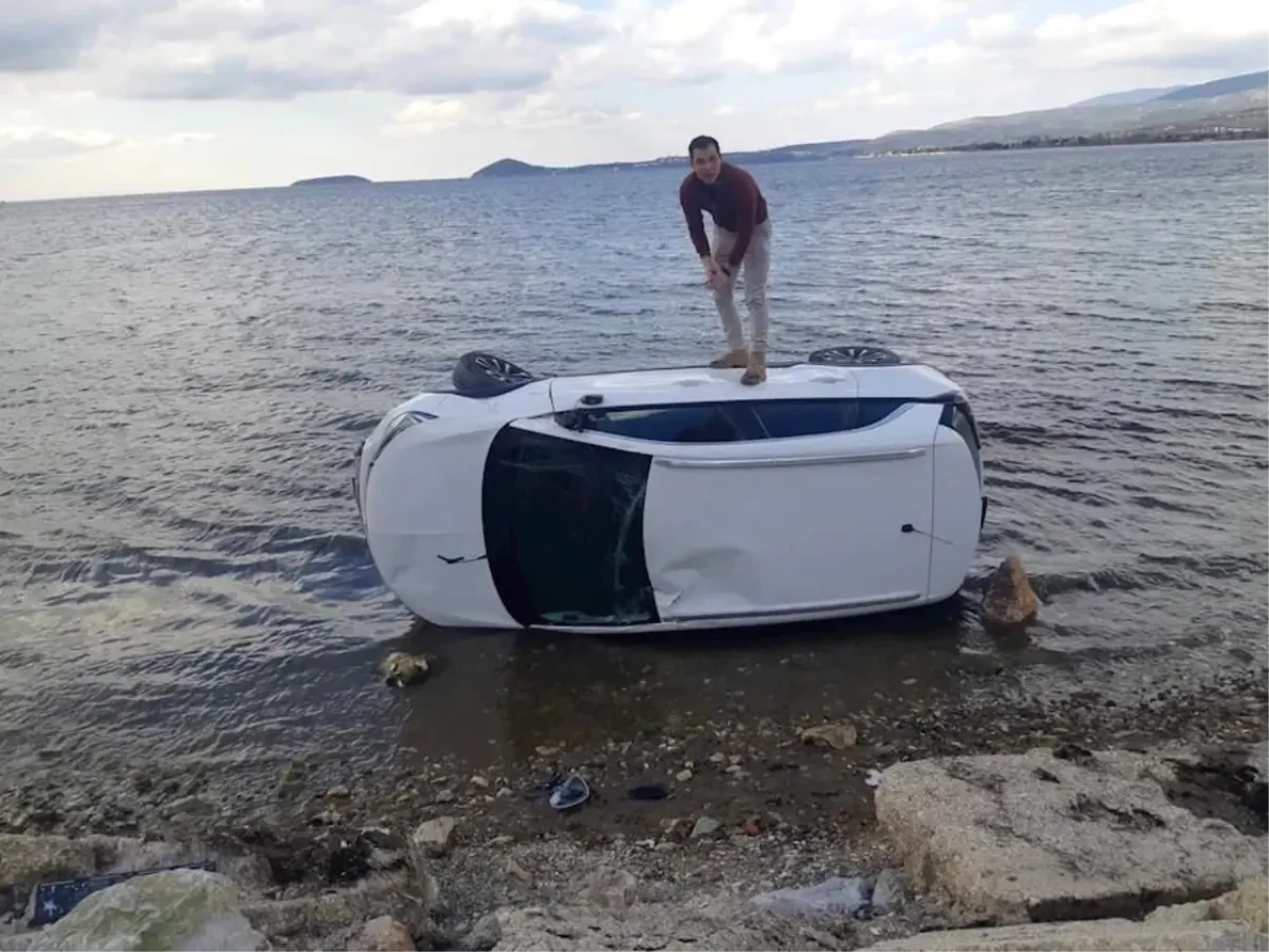 Bandırma'da Araç Takla Atması Sonucu Feci Şekilde Denize Uçtu!