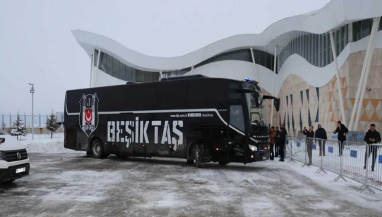 Beşiktaş'ın saat isteğine Ömer Erdoğan'dan veto geldi!