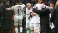 Galatasaray maçında gol atan futbolcu, sevincini taraftarlarla paylaştı!