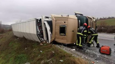 Denizli Buldan'da Şiddetli Yağmur Sonucu TIR Biranda Devrildi!