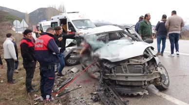 Isparta'da Büyük Kaza Kafa Kafaya Çarpışma: 1 Ölü, 3 Yaralı!