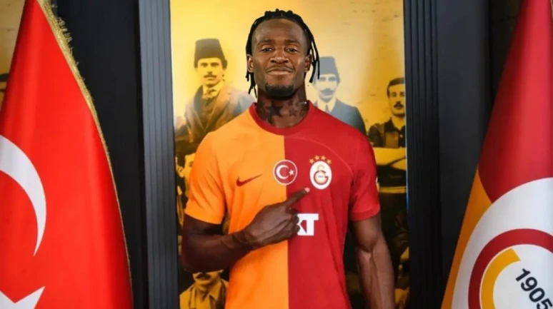 Galatasaray'ın Yıldızı Michy Batshuayi'nin Amely Maria İle Yollarını Ayırdığı Konuşuluyor