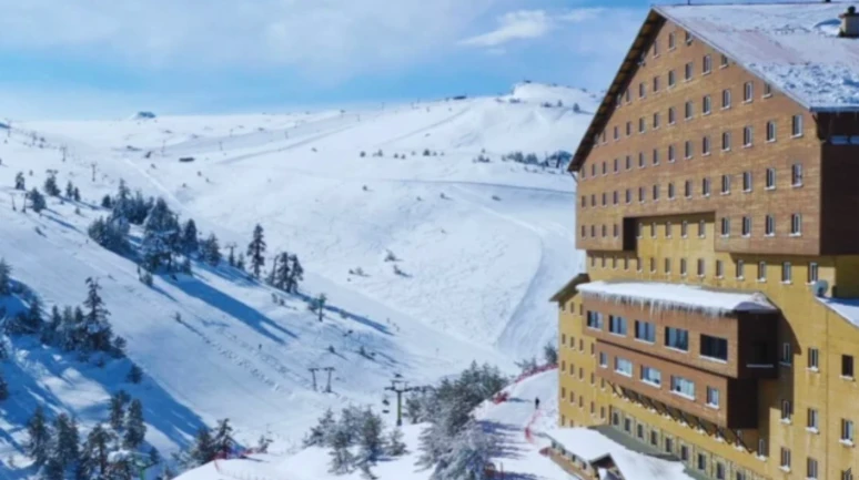 Grand Kartal Otel yangınında hayatını kaybedenlerin sayısı 76'yı geçti: Yetkililer, faciayla ilgili soruşturma başlattı.